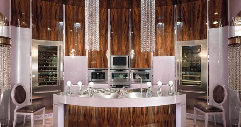 Gloss-contemporary-custom-kitchen-cabinets-by-Brummel-cucine